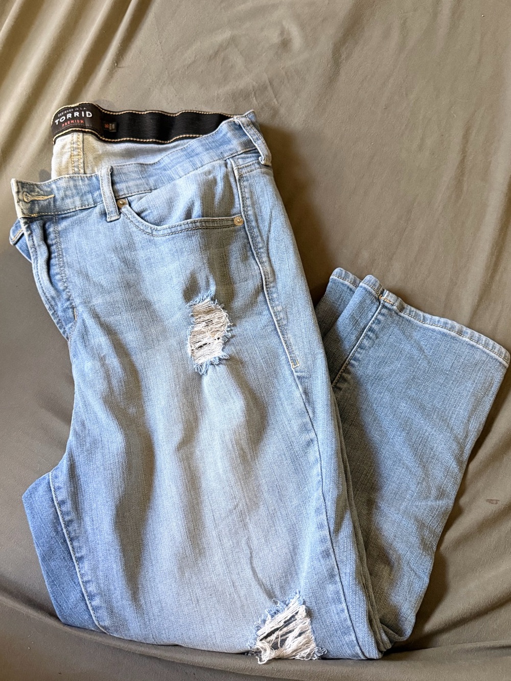 torrid Light Wash cropped skinny Jeans